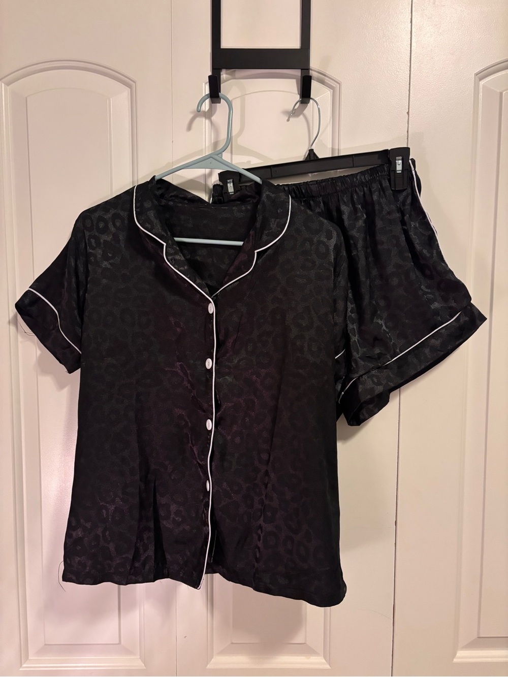 Black leopard print silk pajamas